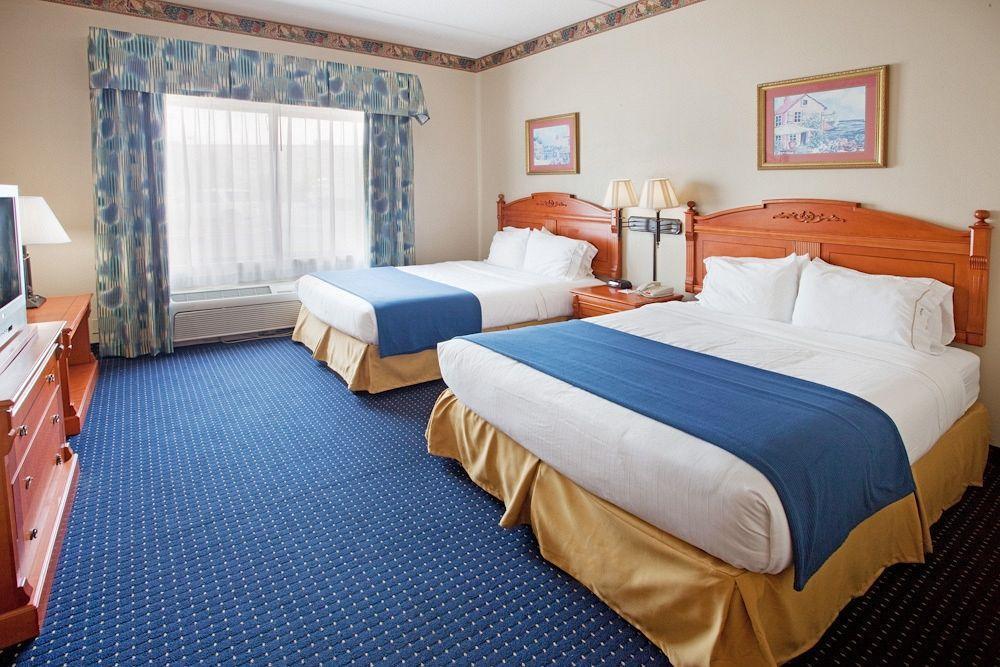 Savannah Gateway Hotel & Suites Georgetown Room photo
